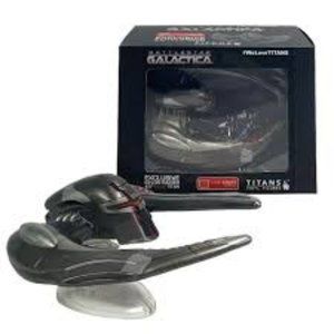 Battle star galactica model loot crate exclusive cylon raider scar titan vinyl f